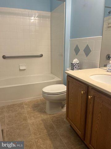 204 GALLEON DR, Newark, DE 19702