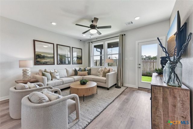 233 Escape Way, Jarrell, TX 76537