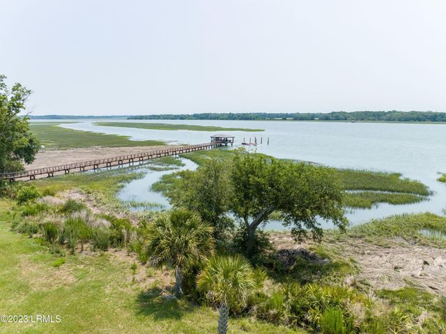 16 Sheffield Avenue, Beaufort, SC 29907