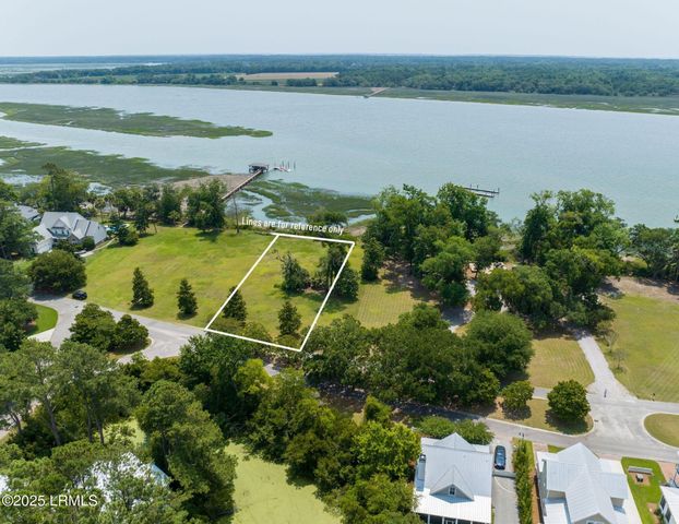 16 Sheffield Avenue, Beaufort, SC 29907