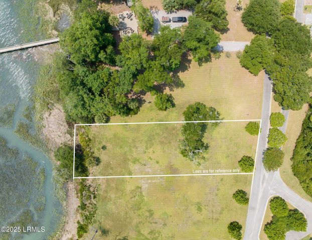 16 Sheffield Avenue, Beaufort, SC 29907