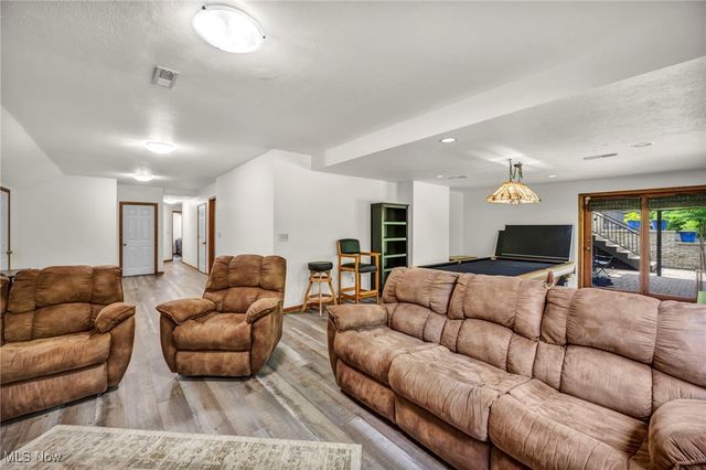 7454 Euclid Chardon Road, Kirtland, OH 44094