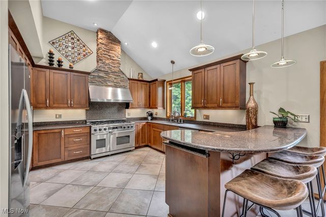 7454 Euclid Chardon Road, Kirtland, OH 44094