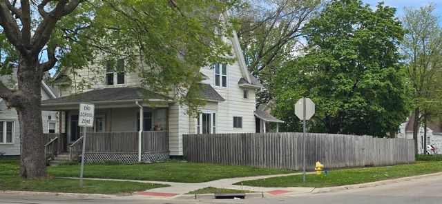 411 4th Avenue, Charles City, IA 50616