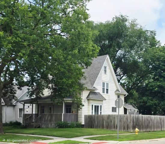411 4th Avenue, Charles City, IA 50616