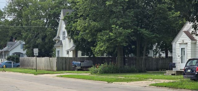 411 4th Avenue, Charles City, IA 50616