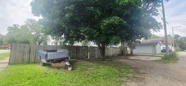 411 4th Avenue, Charles City, IA 50616