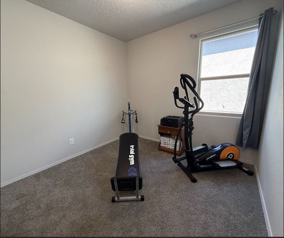 10543 Valedon Lane SW, Albuquerque, NM 87121