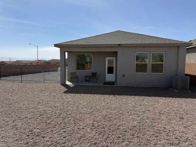 10543 Valedon Lane SW, Albuquerque, NM 87121