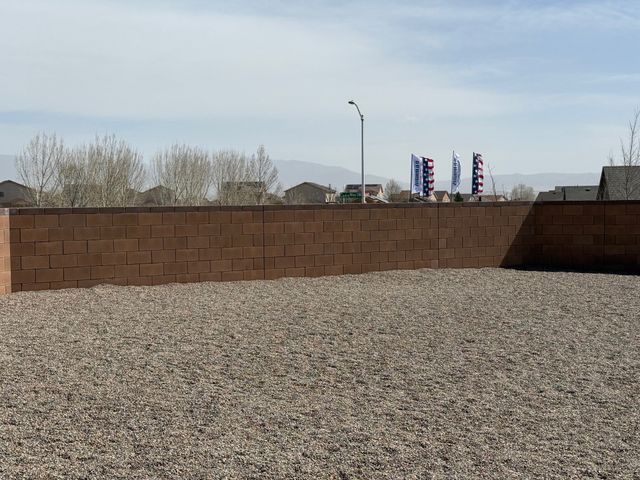 10543 Valedon Lane SW, Albuquerque, NM 87121