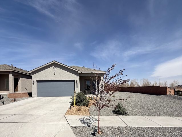 10543 Valedon Lane SW, Albuquerque, NM 87121