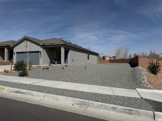 10543 Valedon Lane SW, Albuquerque, NM 87121