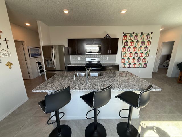 10543 Valedon Lane SW, Albuquerque, NM 87121
