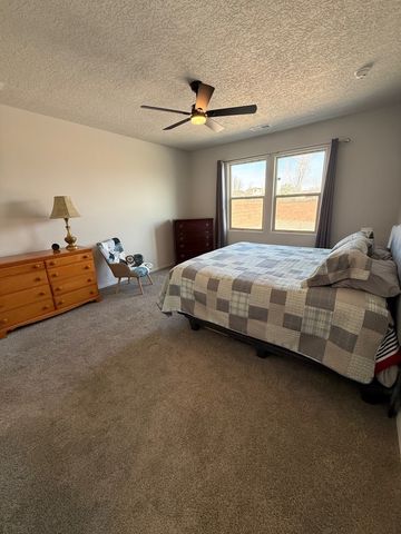 10543 Valedon Lane SW, Albuquerque, NM 87121