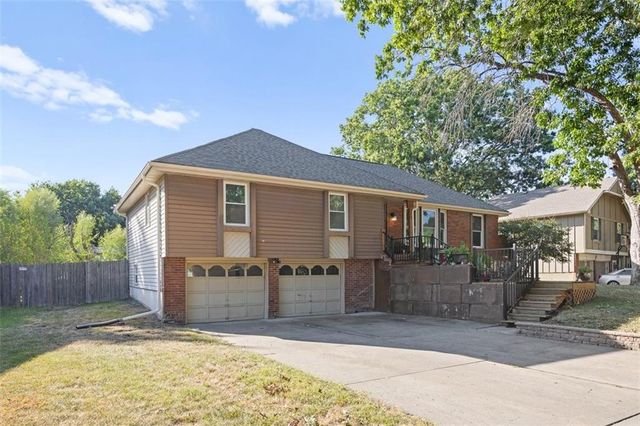 300 Johnston Drive, Raymore, MO 64083