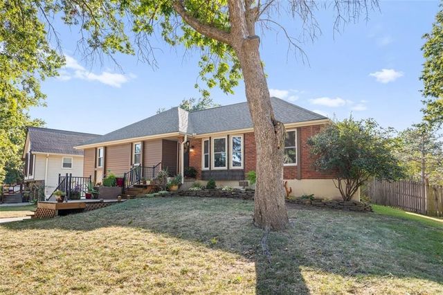 300 Johnston Drive, Raymore, MO 64083