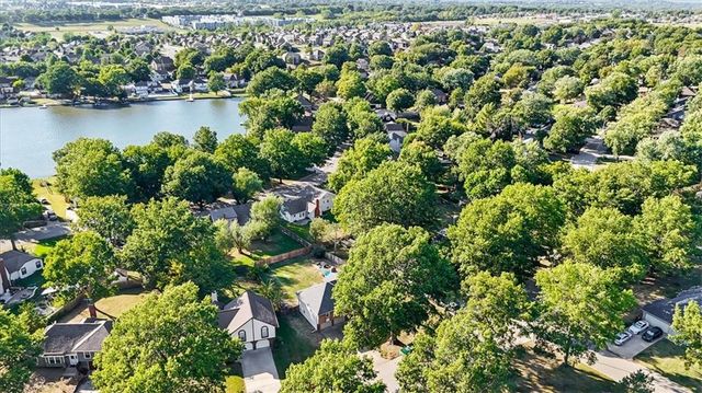 300 Johnston Drive, Raymore, MO 64083
