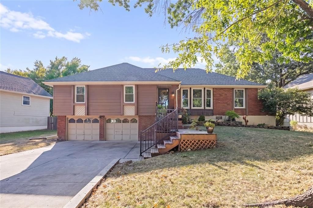 300 Johnston Drive, Raymore, MO 64083