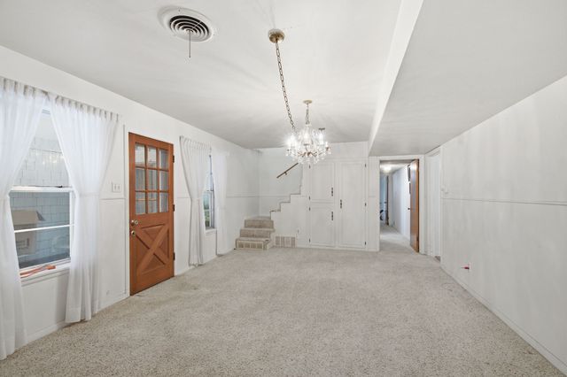 1301 Colonial Court, Arlington, TX 76013