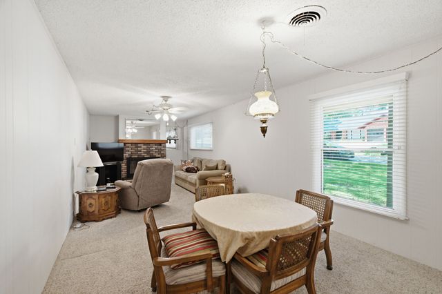 1301 Colonial Court, Arlington, TX 76013