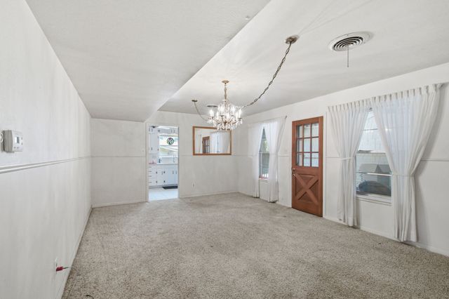 1301 Colonial Court, Arlington, TX 76013