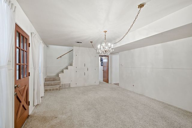 1301 Colonial Court, Arlington, TX 76013