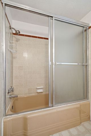 1301 Colonial Court, Arlington, TX 76013