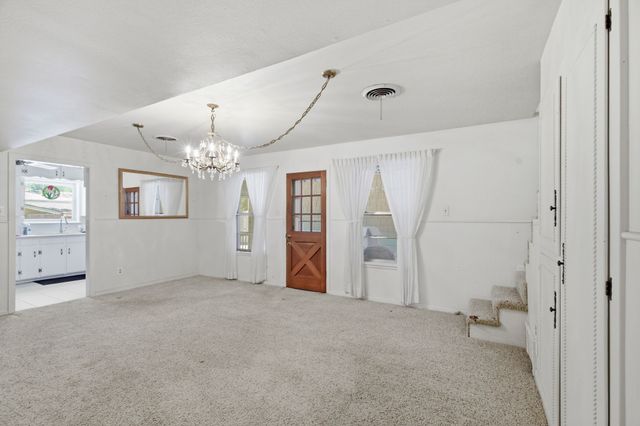 1301 Colonial Court, Arlington, TX 76013