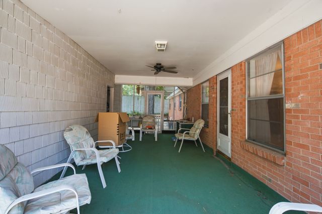 1301 Colonial Court, Arlington, TX 76013