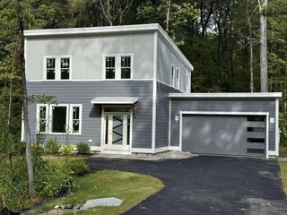 815 Burt's Pit Road, Northampton, MA 01060