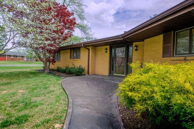 1213 Mayes Dr, Greenbrier, TN 37073