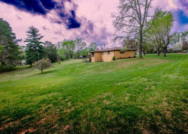 1213 Mayes Dr, Greenbrier, TN 37073