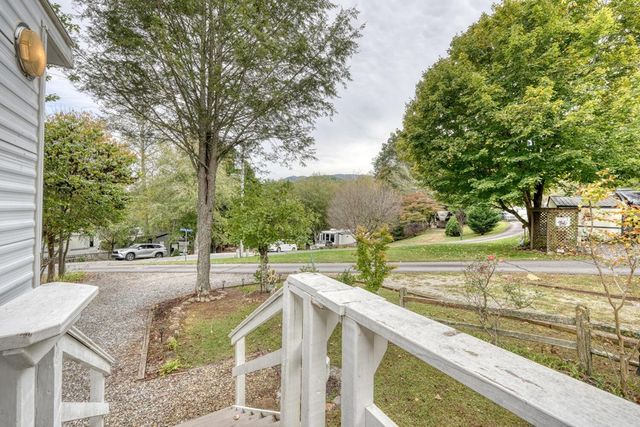 102 Choestoe Valley Lane, Blairsville, GA 30512