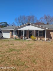 801 Brynn Marr Road, Jacksonville, NC 28546