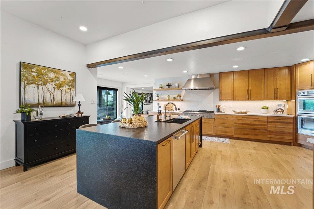 3200 N Mountain View Dr, Boise, ID 83704 photo 11