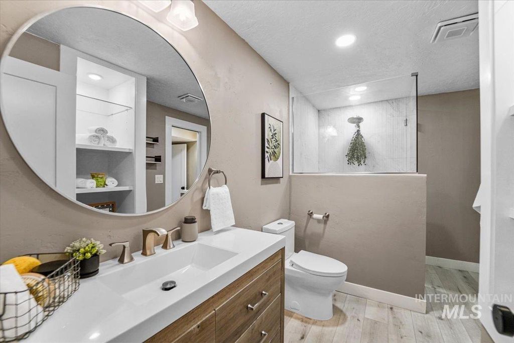 3200 N Mountain View Dr, Boise, ID 83704 photo 32