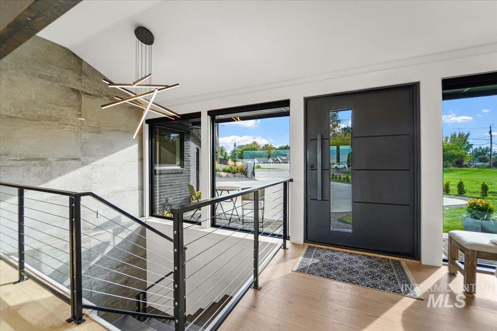 3200 N Mountain View Dr, Boise, ID 83704 photo 6