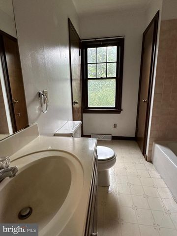567 TURNPIKE RD, Elizabethtown, PA 17022