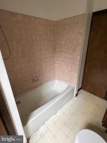 567 TURNPIKE RD, Elizabethtown, PA 17022