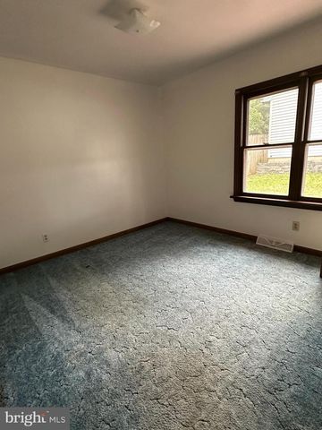 567 TURNPIKE RD, Elizabethtown, PA 17022