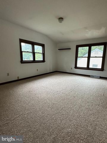 567 TURNPIKE RD, Elizabethtown, PA 17022