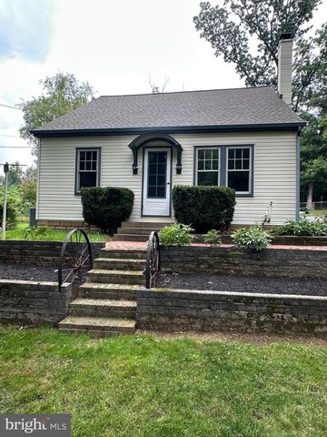 567 TURNPIKE RD, Elizabethtown, PA 17022
