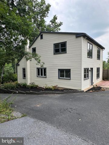 567 TURNPIKE RD, Elizabethtown, PA 17022