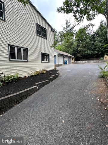 567 TURNPIKE RD, Elizabethtown, PA 17022