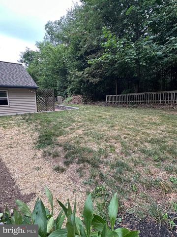 567 TURNPIKE RD, Elizabethtown, PA 17022