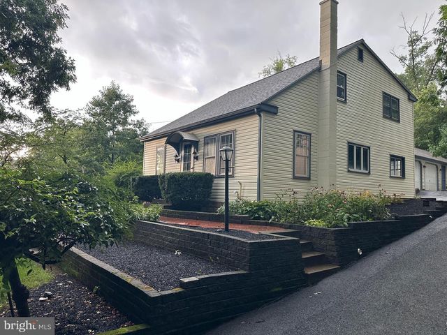 567 TURNPIKE RD, Elizabethtown, PA 17022