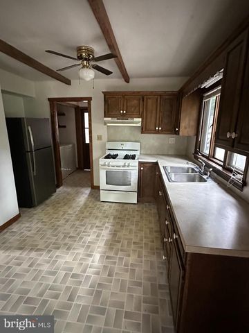 567 TURNPIKE RD, Elizabethtown, PA 17022