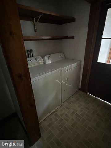 567 TURNPIKE RD, Elizabethtown, PA 17022