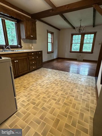 567 TURNPIKE RD, Elizabethtown, PA 17022