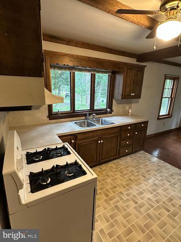 567 TURNPIKE RD, Elizabethtown, PA 17022
